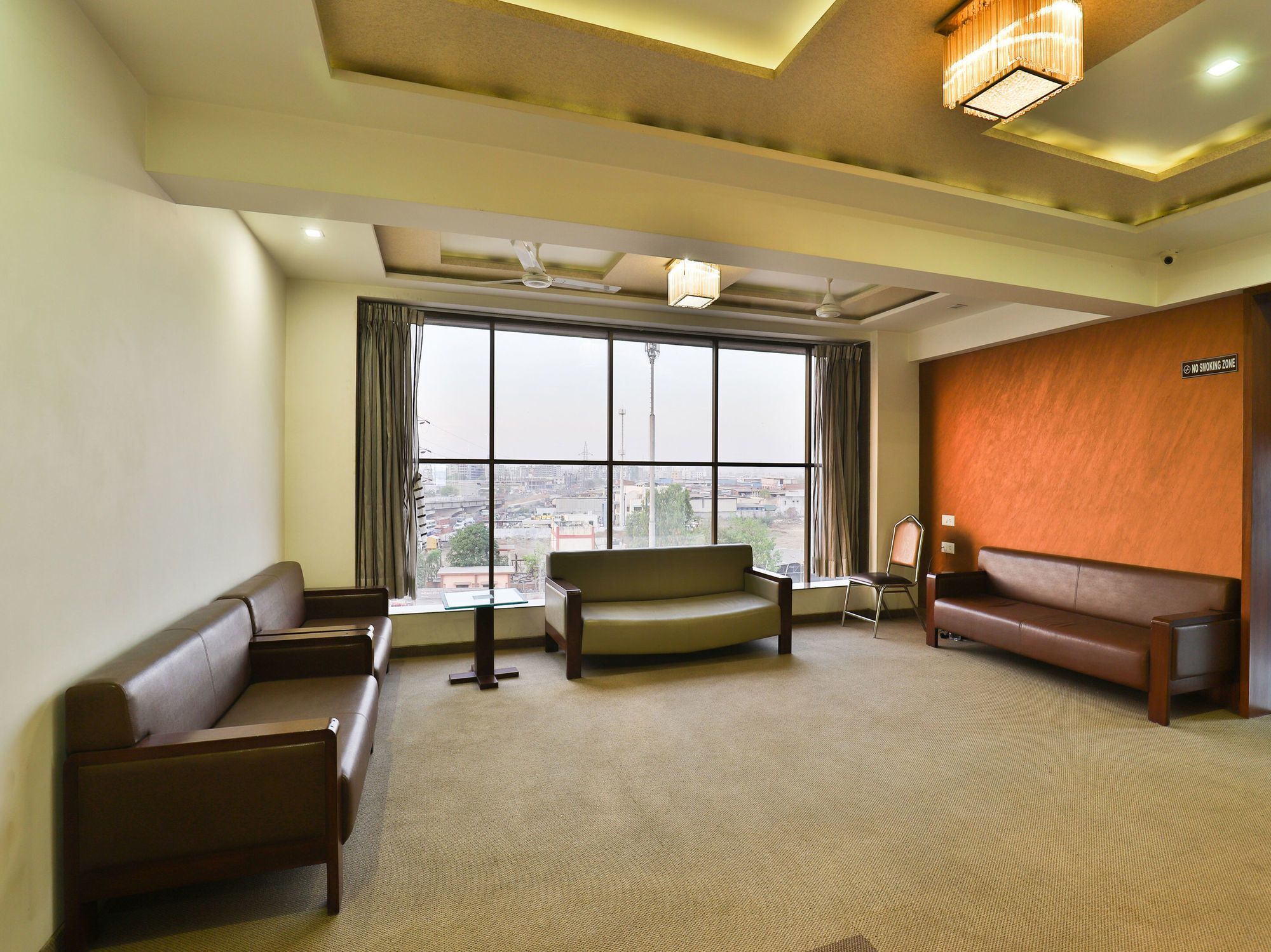Oyo 13253 The Grand Vinayak Hotel Ахмедабад Екстериор снимка